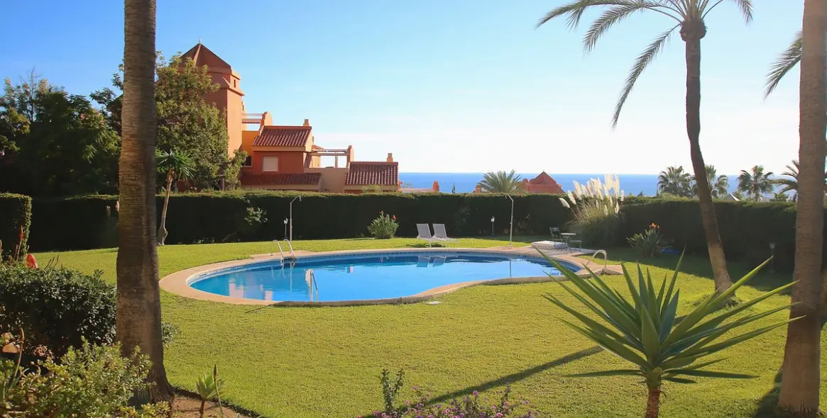 Sale of ground floor apartment in Reserva de Marbella 19