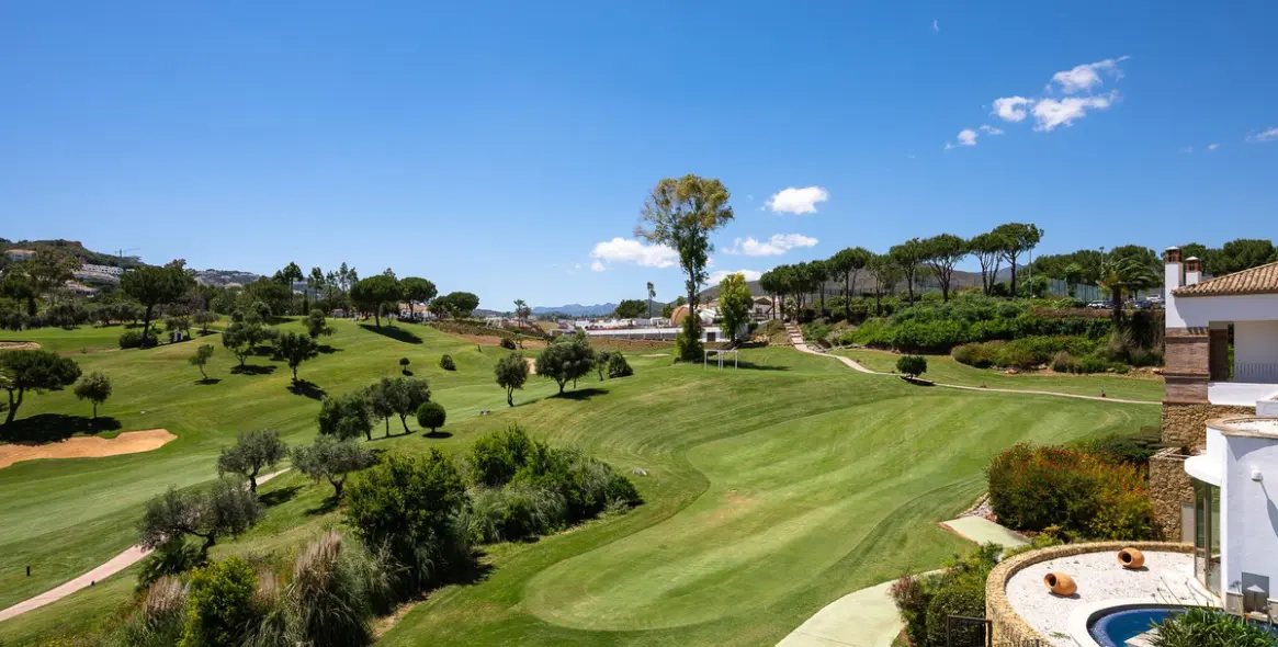 Venta de parcela residencial en La Cala Golf 11