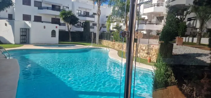 Sale of middle floor apartment in Costalita 2