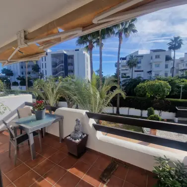 Sale of middle floor apartment in Costalita