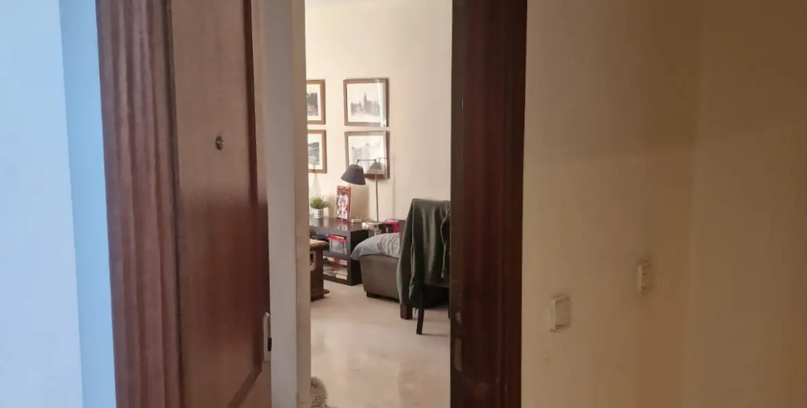 Sale of middle floor apartment in Costalita 7