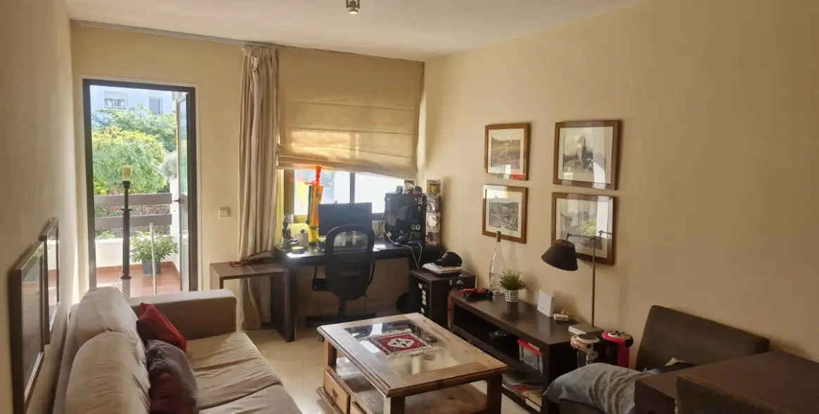Sale of middle floor apartment in Costalita 9