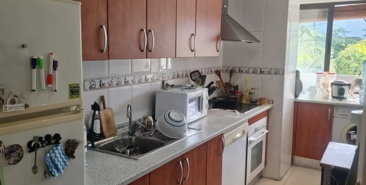 Sale of middle floor apartment in Costalita 10