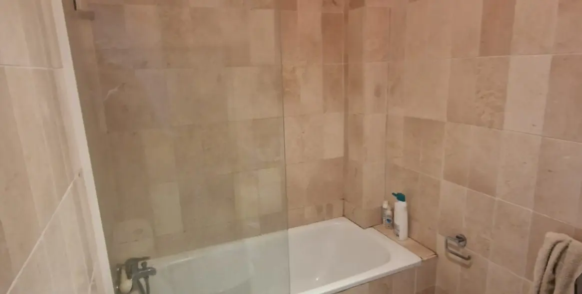 Sale of middle floor apartment in Costalita 18