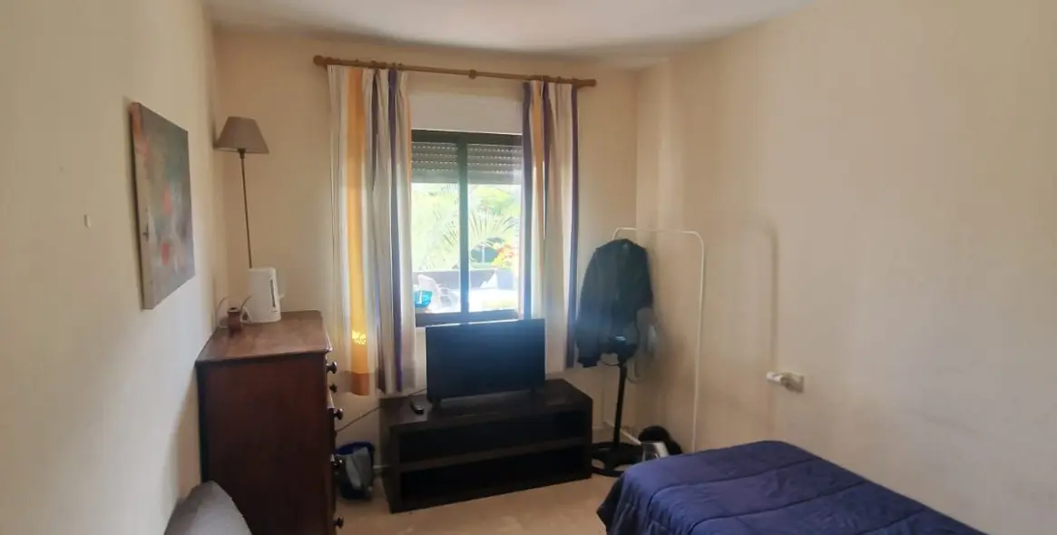 Sale of middle floor apartment in Costalita 19