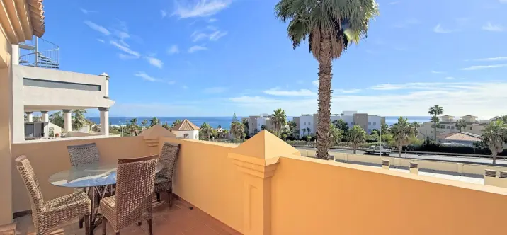 Sale of townhouse in Estepona 1