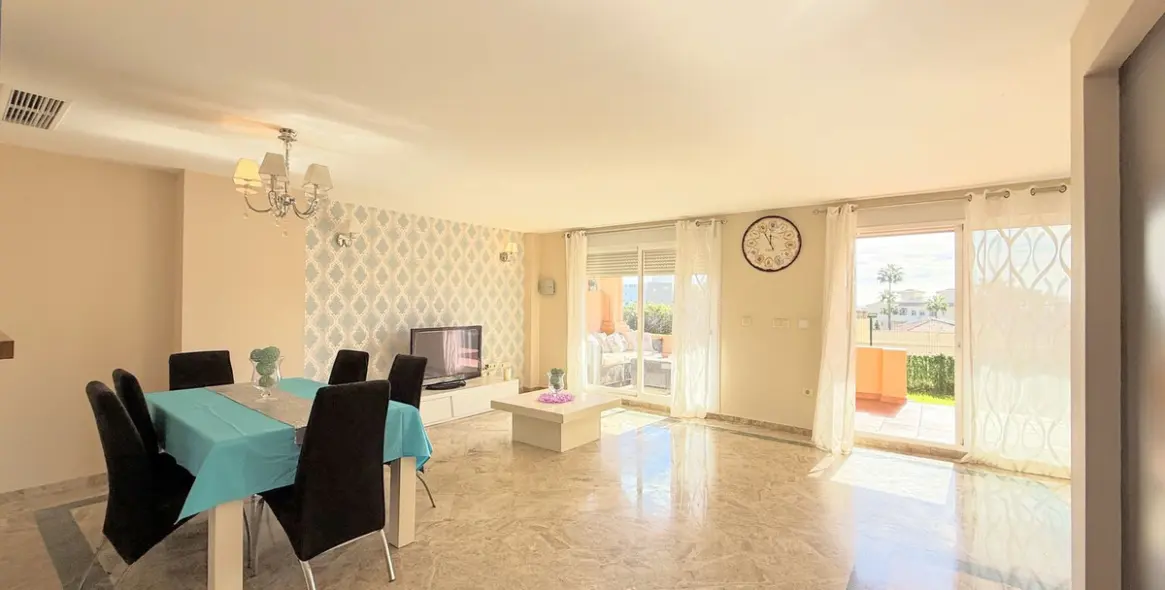 Sale of townhouse in Estepona 3