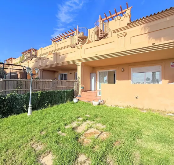 Sale of townhouse in Estepona