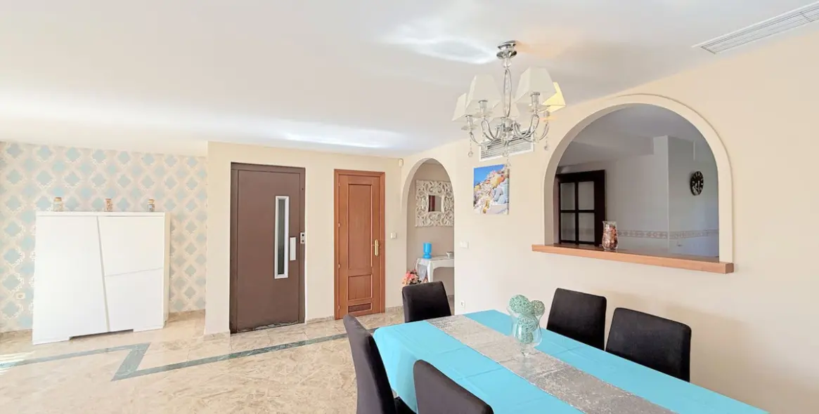 Sale of townhouse in Estepona 11