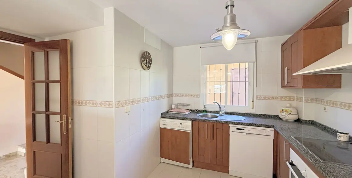 Sale of townhouse in Estepona 15