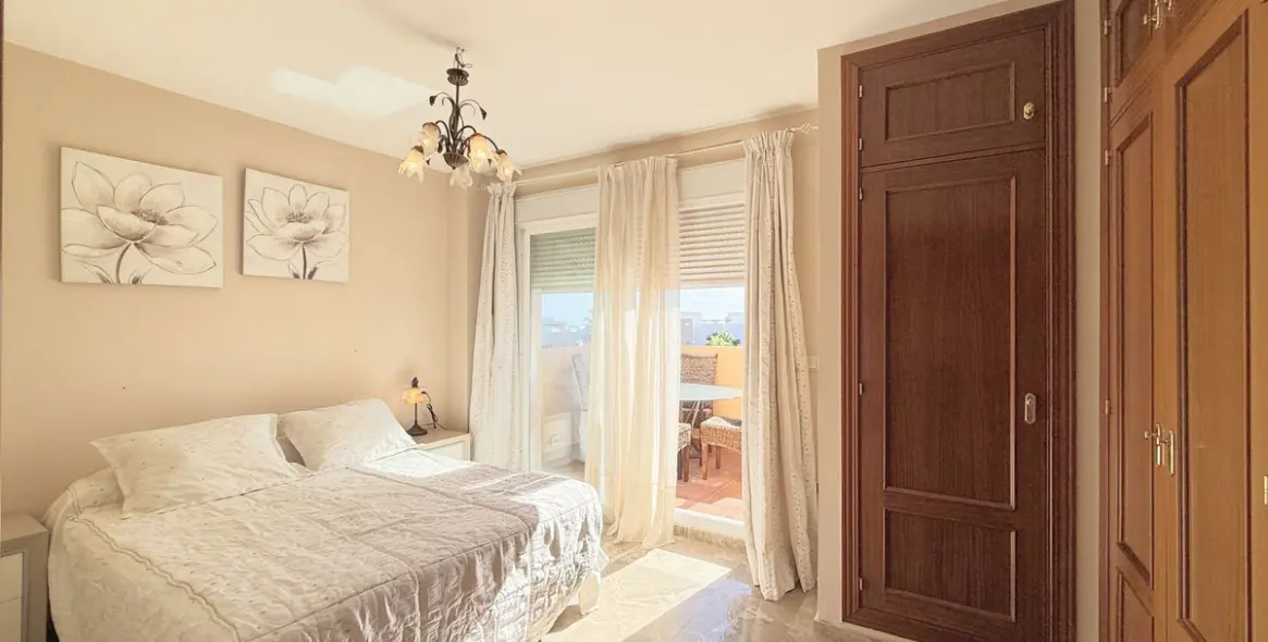 Sale of townhouse in Estepona 19