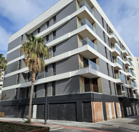 Продажа апартаментов на среднем этаже в Estepona