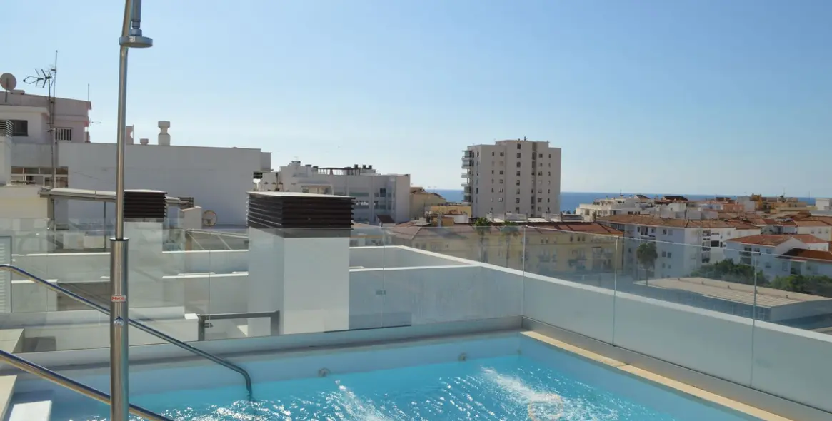 Продажа апартаментов на среднем этаже в Estepona 2