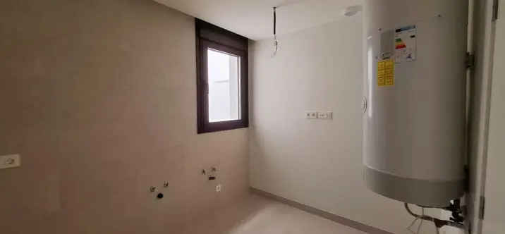 Продажа апартаментов на среднем этаже в Estepona 4