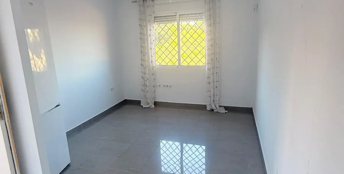 Продажа дома на две семьи в Benalmadena 23