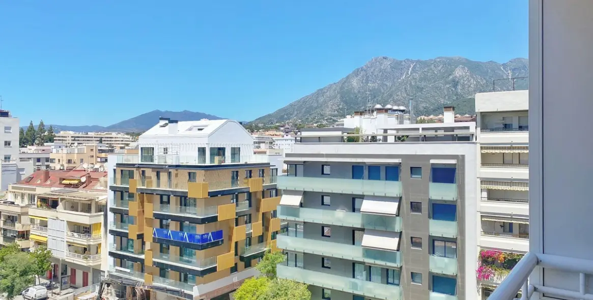 Sale of middle floor apartment in Marbella 27