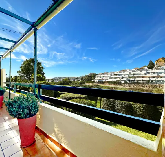 Sale of ground floor apartment in Estepona