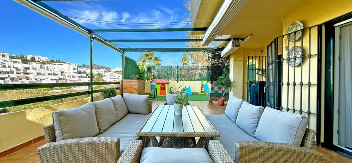 Sale of ground floor apartment in Estepona 1