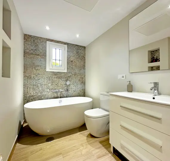 Sale of ground floor apartment in Estepona