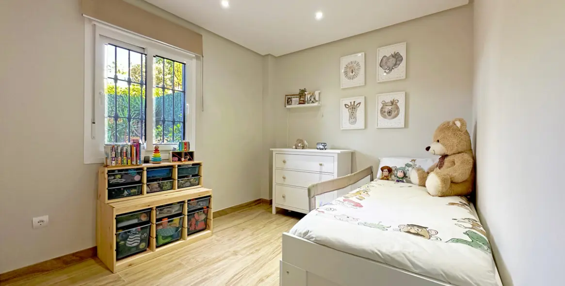 Sale of ground floor apartment in Estepona 6