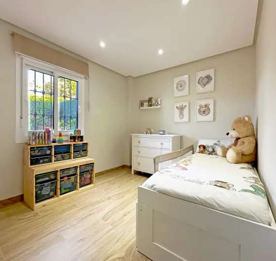 Sale of ground floor apartment in Estepona