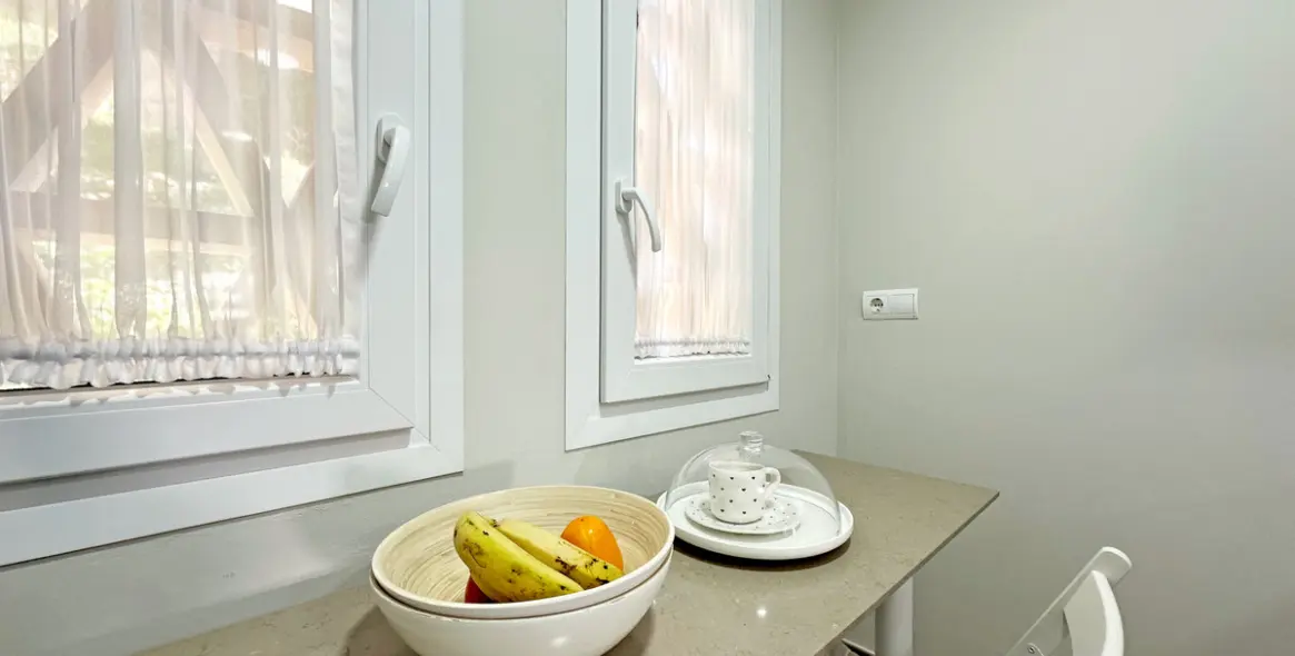 Sale of ground floor apartment in Estepona 12