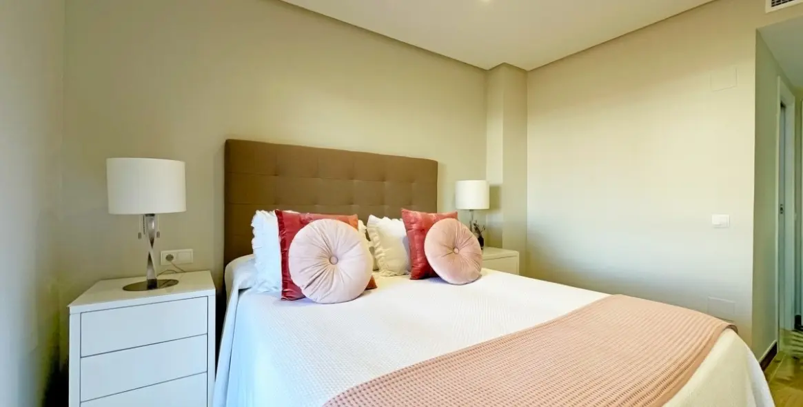 Sale of ground floor apartment in Estepona 18