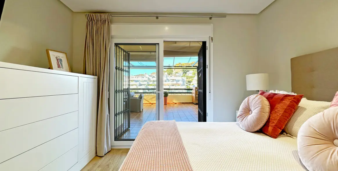 Sale of ground floor apartment in Estepona 19