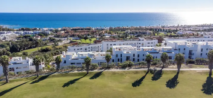 Sale of penthouse in Casares Playa 2