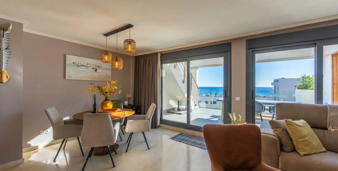 Sale of penthouse in Casares Playa 6