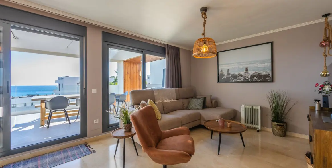 Sale of penthouse in Casares Playa 8