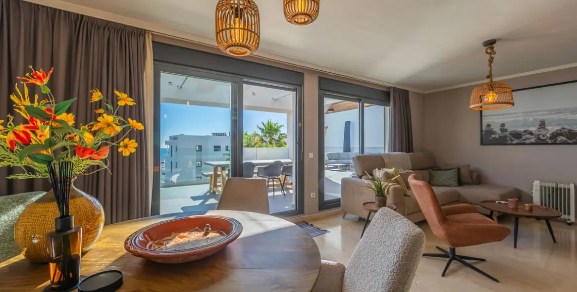 Sale of penthouse in Casares Playa 9