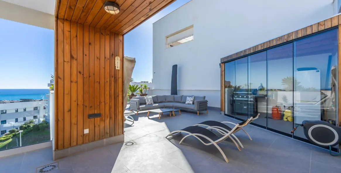 Sale of penthouse in Casares Playa 16