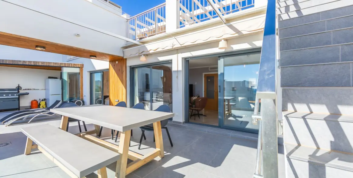 Sale of penthouse in Casares Playa 12