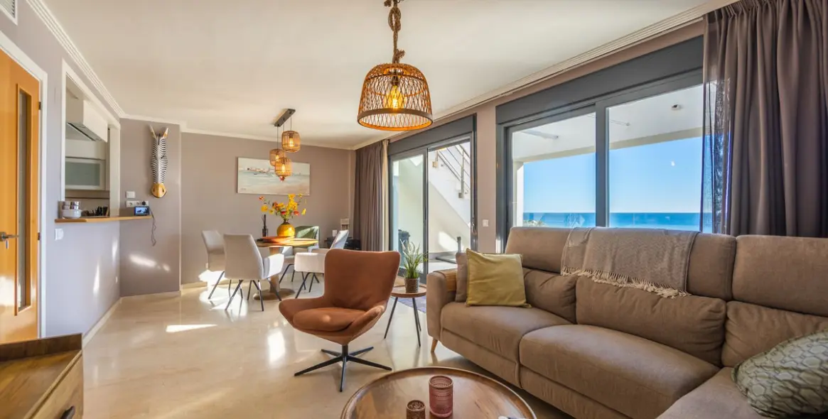 Sale of penthouse in Casares Playa 23