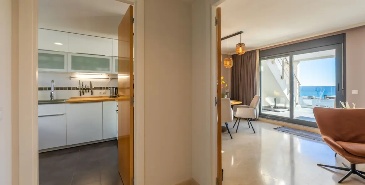 Sale of penthouse in Casares Playa 29