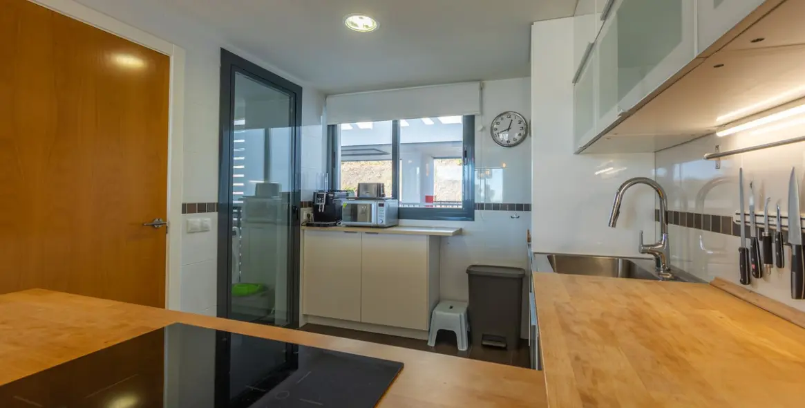 Sale of penthouse in Casares Playa 32