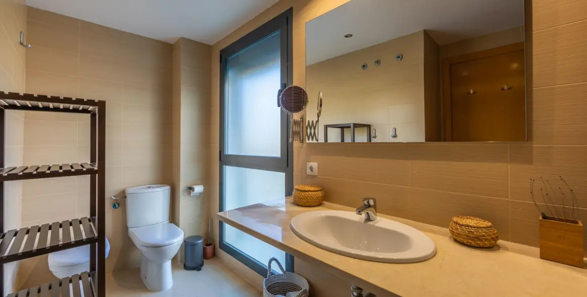 Sale of penthouse in Casares Playa 44