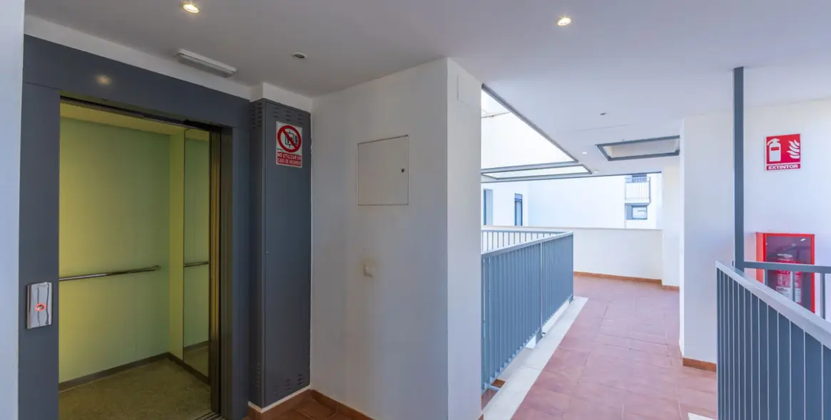 Sale of penthouse in Casares Playa 83