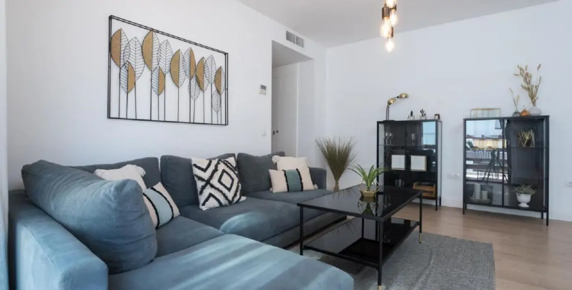 Venta de apartamento en planta media en The Golden Mile 4