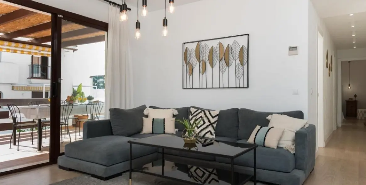 Venta de apartamento en planta media en The Golden Mile 5