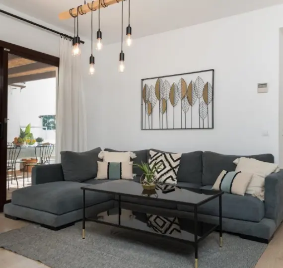 Sale of middle floor apartment in The Golden Mile