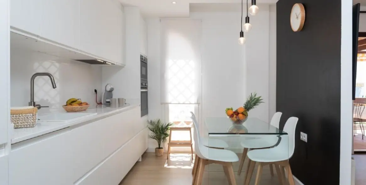 Venta de apartamento en planta media en The Golden Mile 7