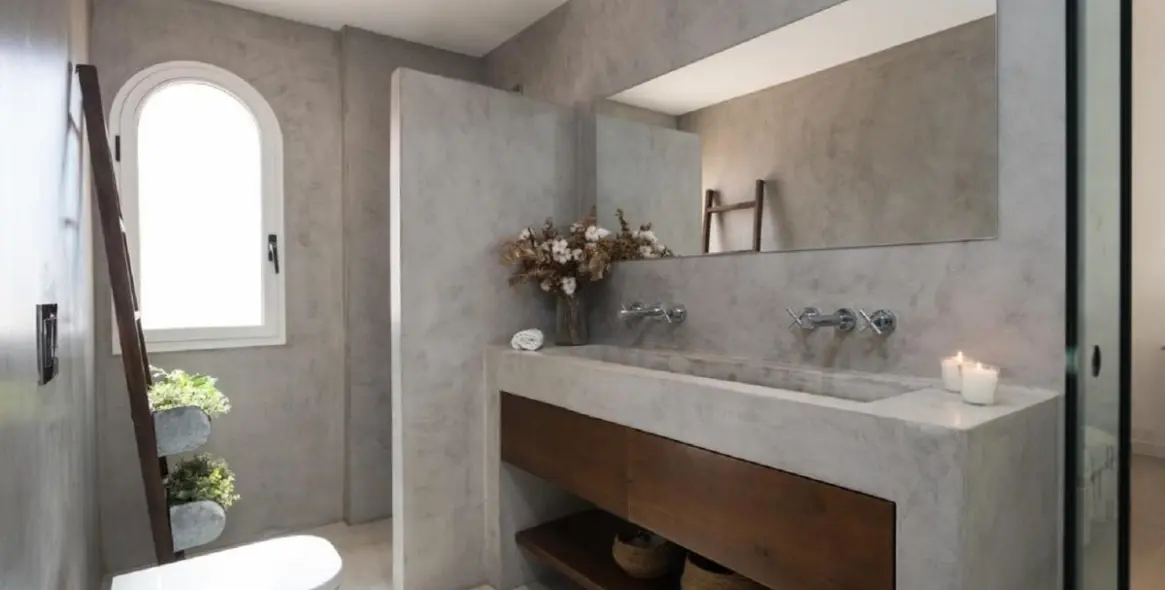 Venta de apartamento en planta media en The Golden Mile 13