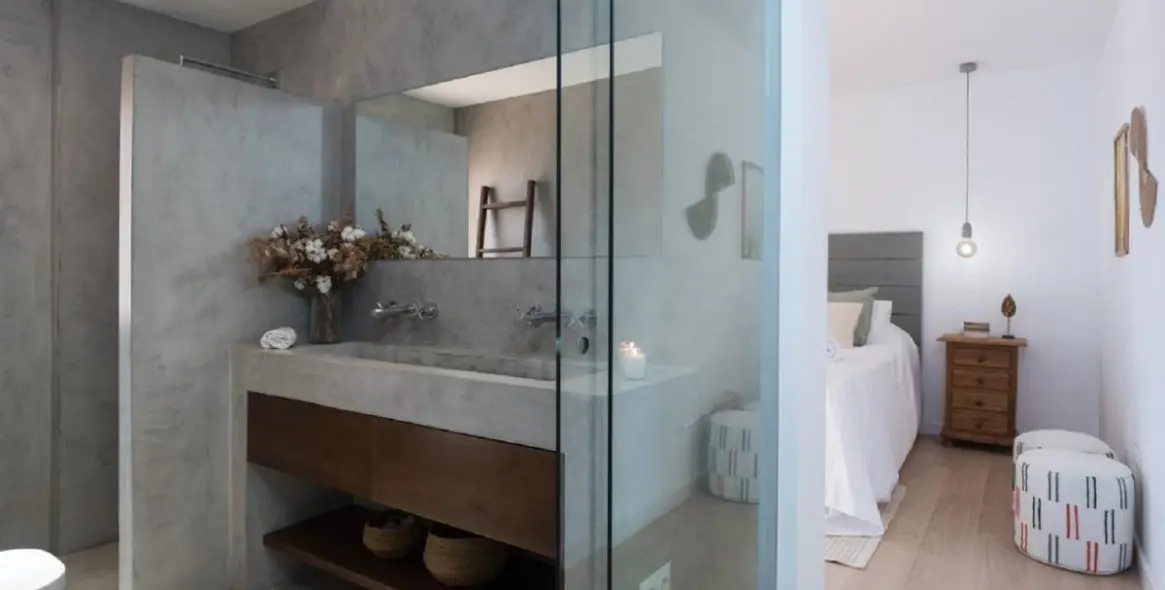 Venta de apartamento en planta media en The Golden Mile 14