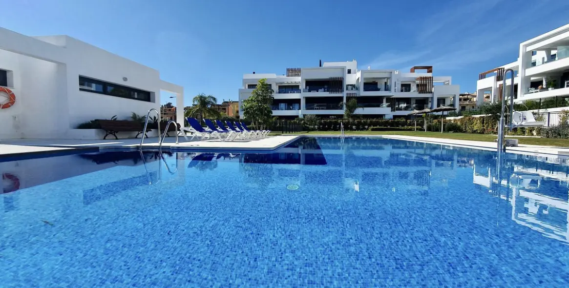 Sale of ground floor apartment in Bel Air 2