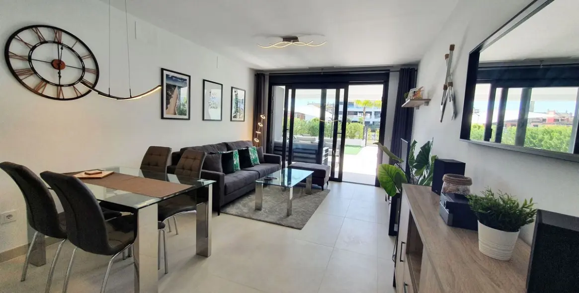 Sale of ground floor apartment in Bel Air 3