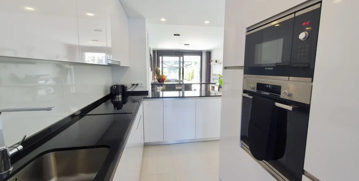 Sale of ground floor apartment in Bel Air 4