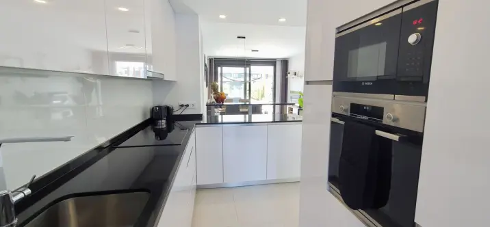 Sale of ground floor apartment in Bel Air 3