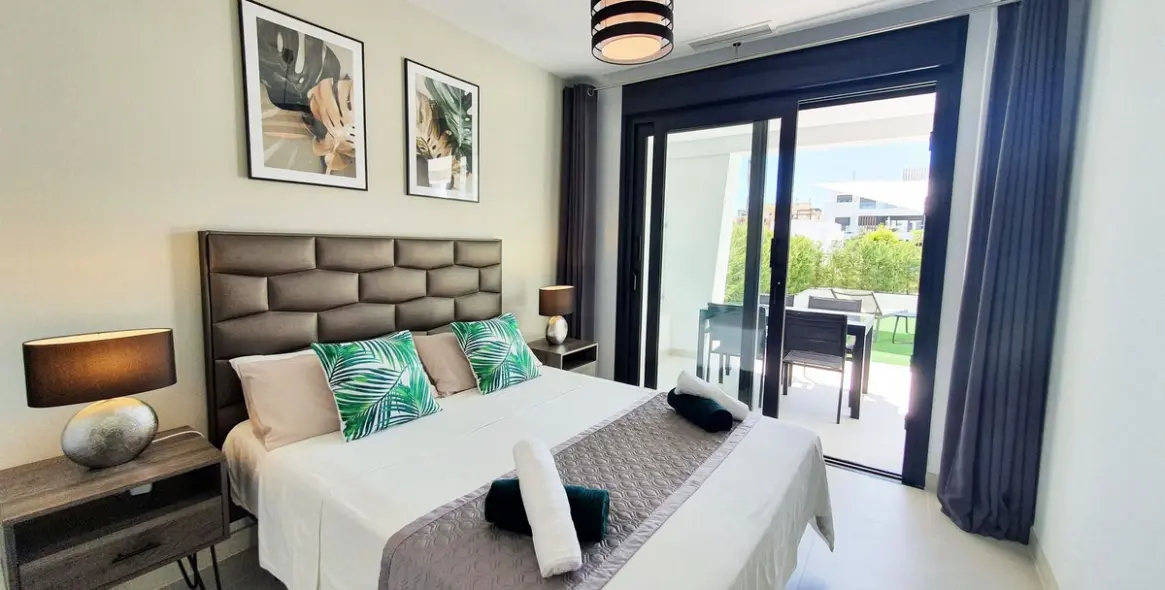 Sale of ground floor apartment in Bel Air 9